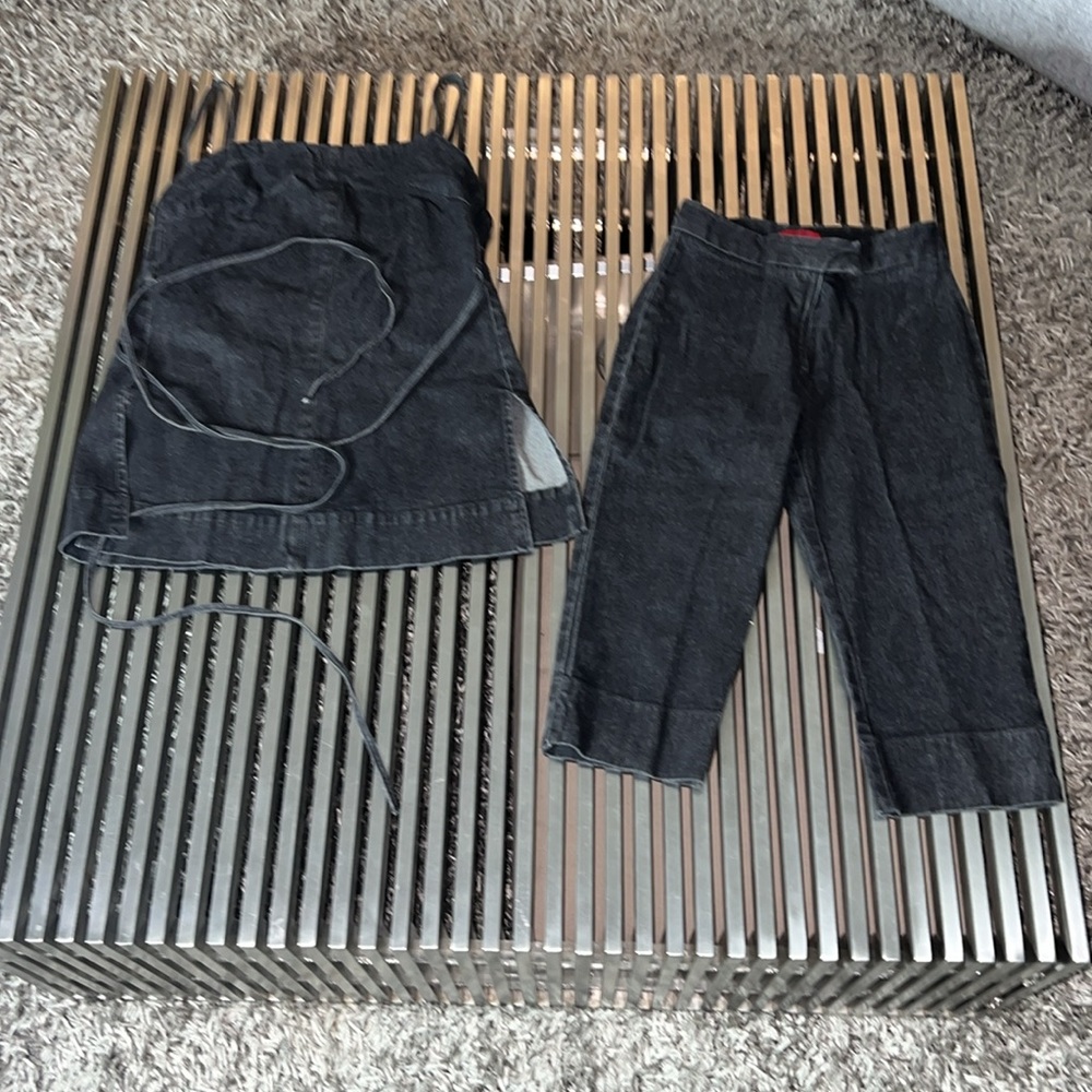 BCBG Maxazira Black denim capri set …size 2 PRICE IS FIRM